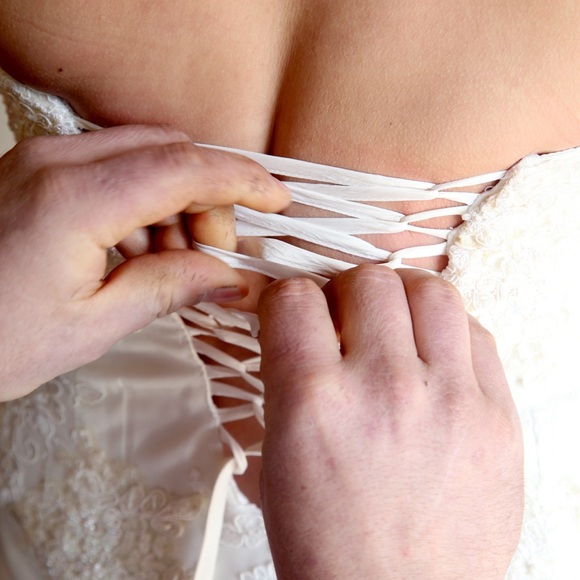 Beautiful Mermaid Lace and Tulle Wedding Dress - Picture 10 of 10